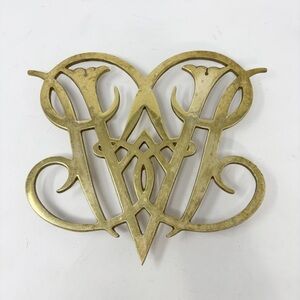 WILLIAMSBURG Queen Ann Cypher Brass Trivet VA Metalcrafters Vintage ©1950 XL